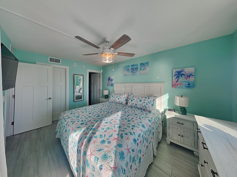 Seaside 4 by Distinctive Beach Rentals