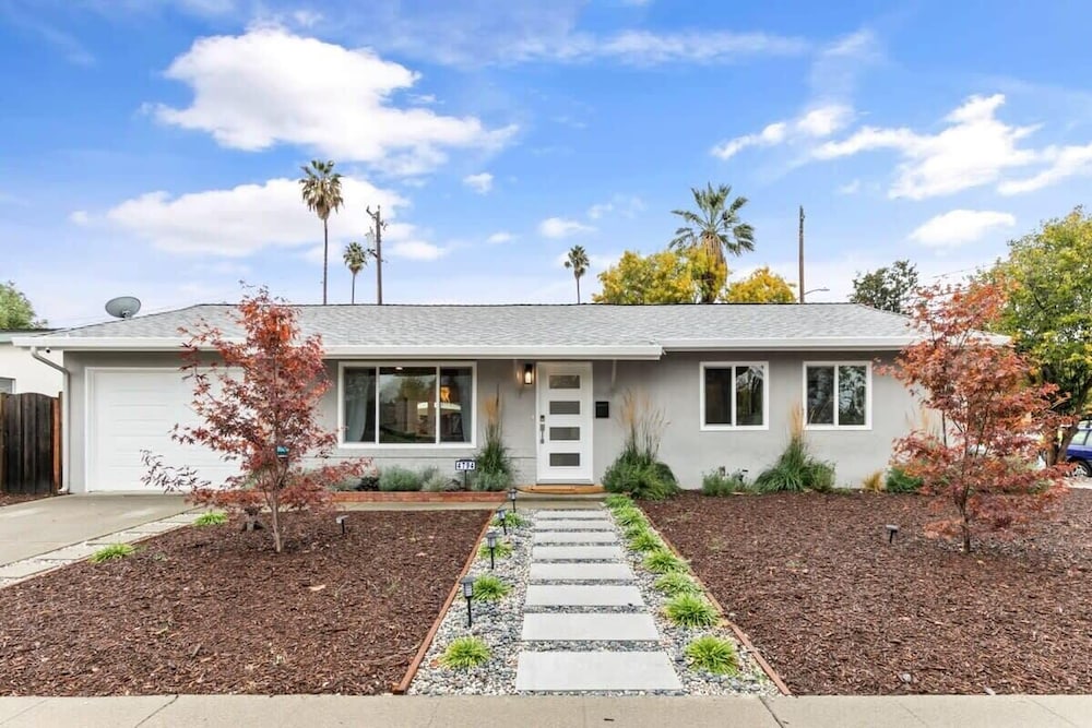 @ Marbella Lane - Modern 3broasis in Siliconvalley