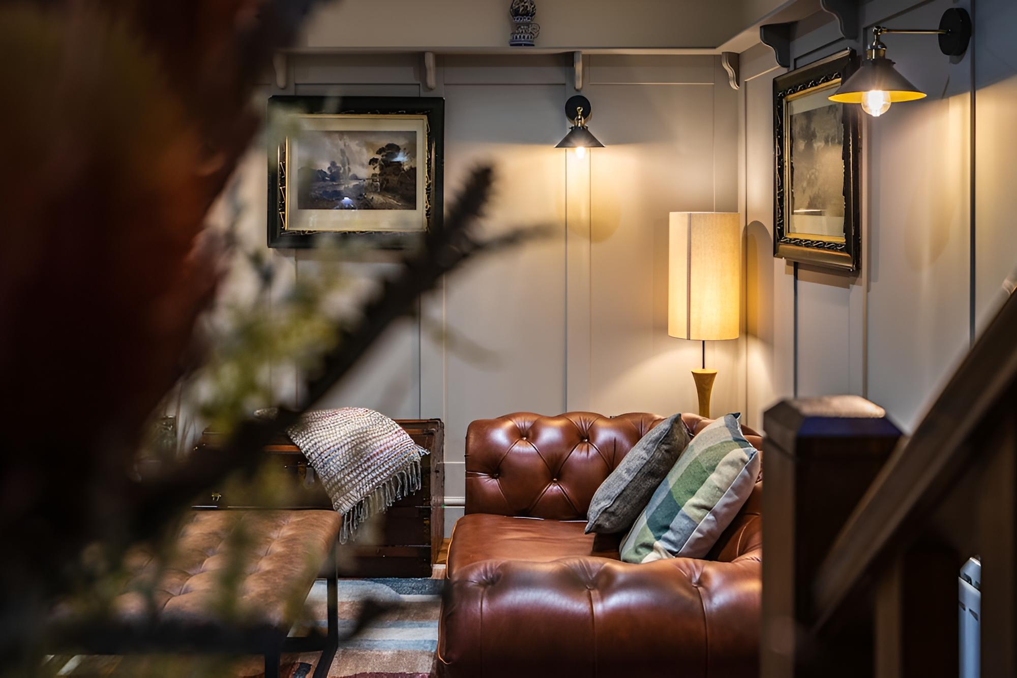 Londonderry Vacations - Sorley Boys Snug - Near Museum of Free Derry and Bloody Sunday Memorial - Property Image 1