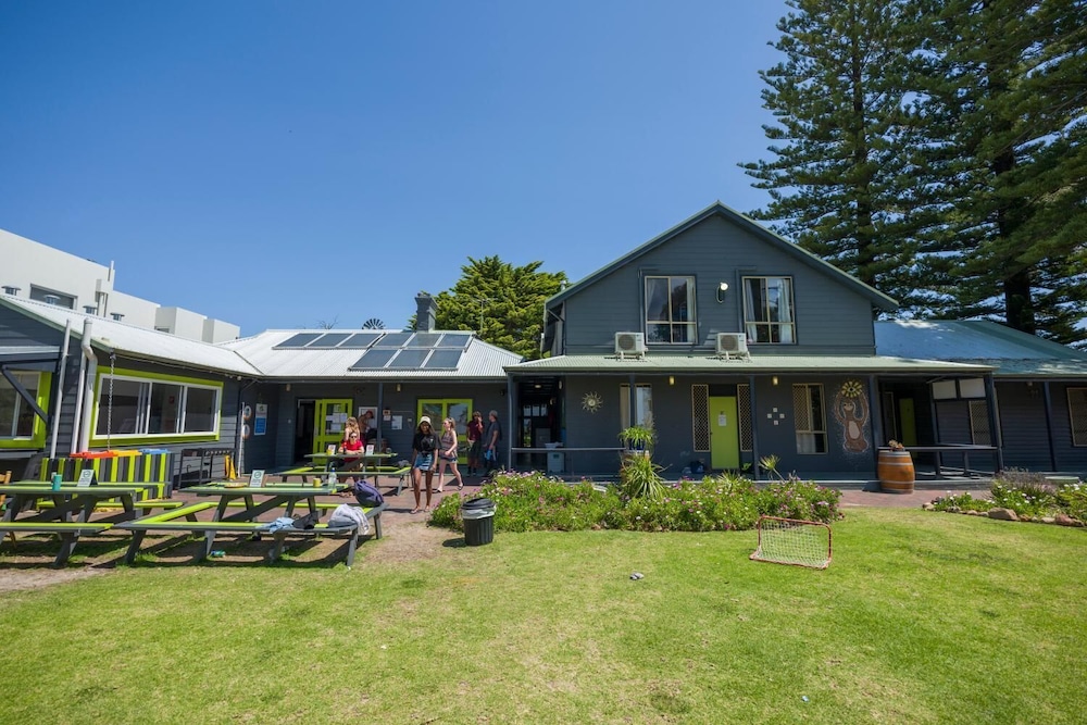 Dunsborough Beachouse YHA Hostel