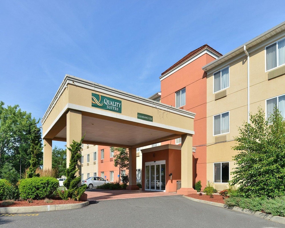 Quality Suites - Property Image 31