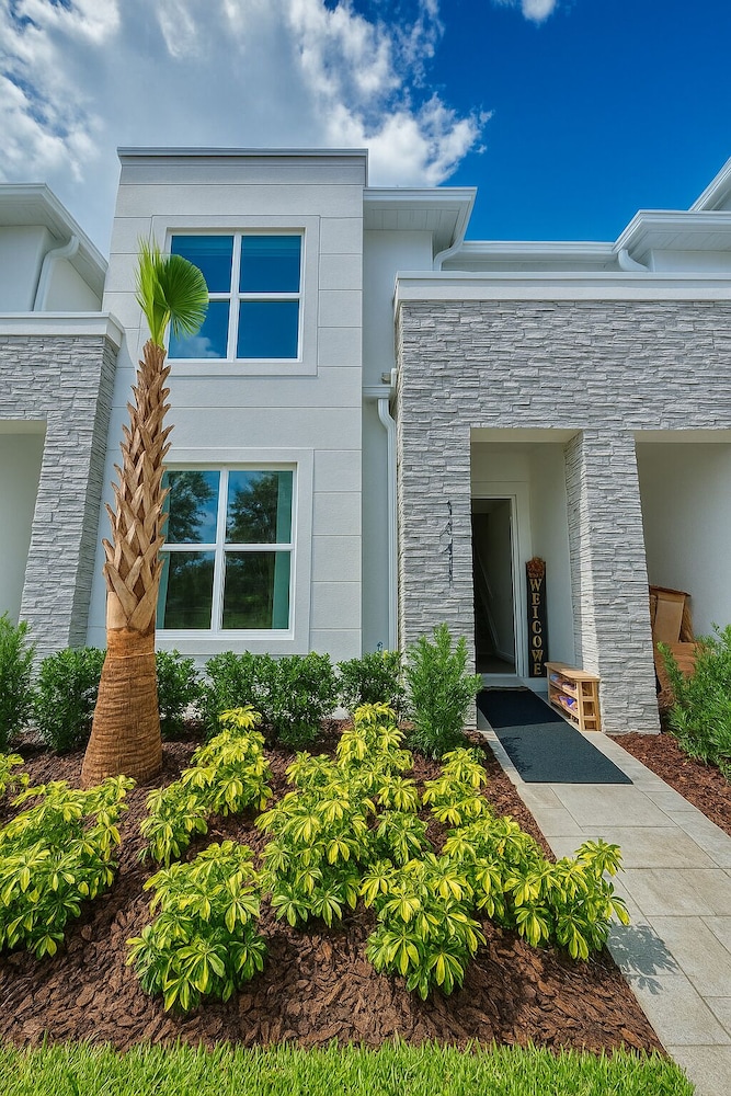 Brand New Luxury House in Clermont
