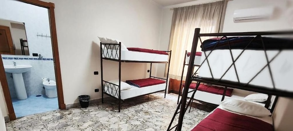 Backpacker Naples