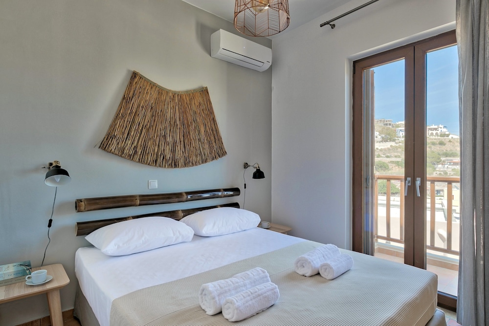 Syra Suites