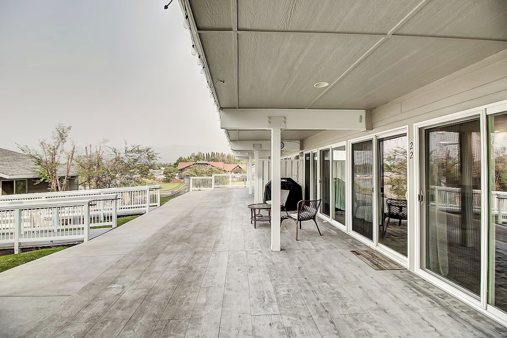 Waterfront Condo W & Dock Access