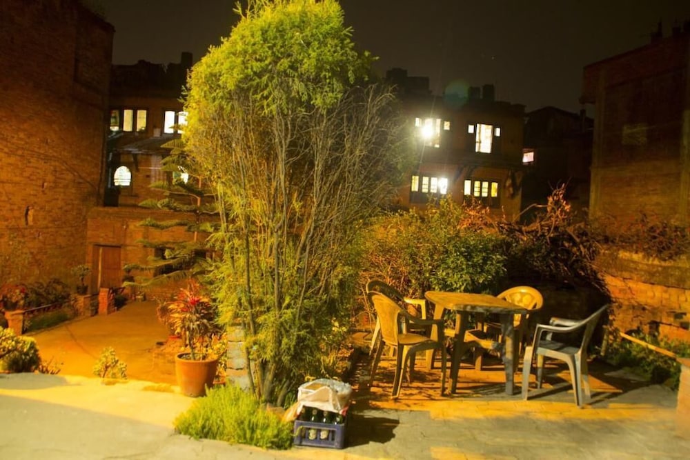 Pradhan House Homestay with Garden