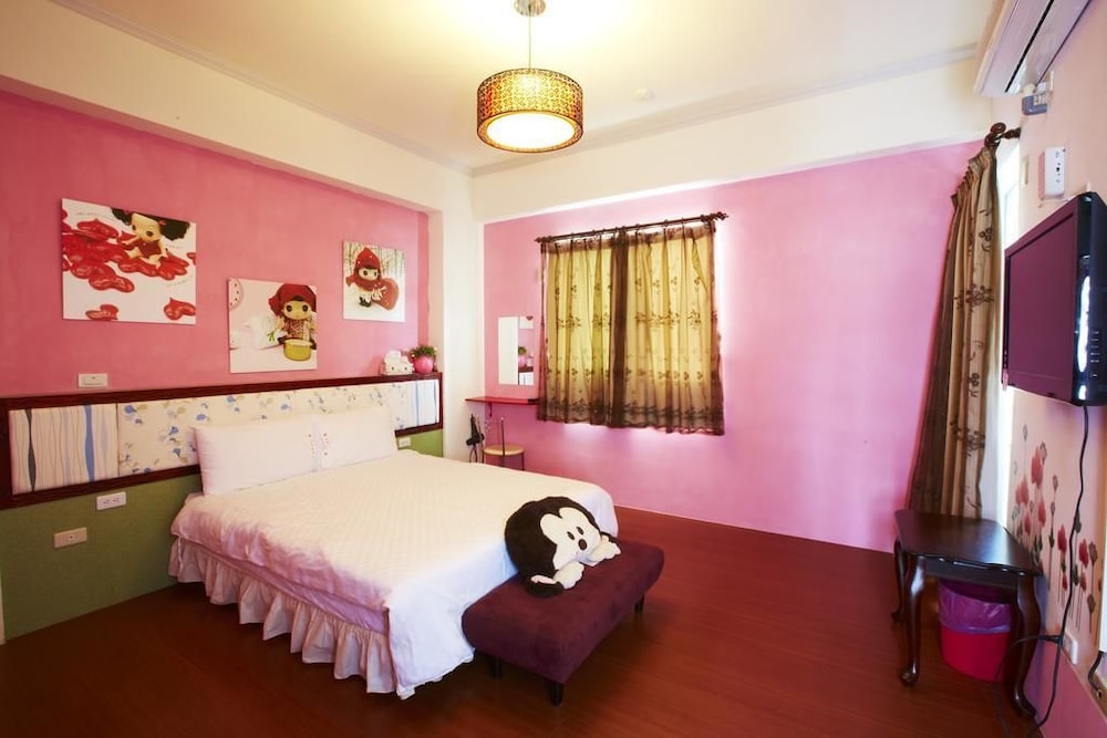 Strawberry Milk B&B