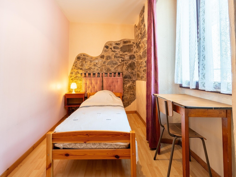 Vintage Retreat by the Vis