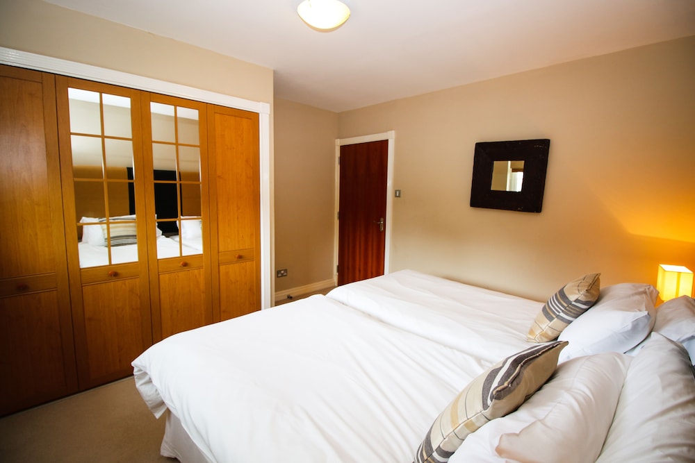 Turnberry Apartments