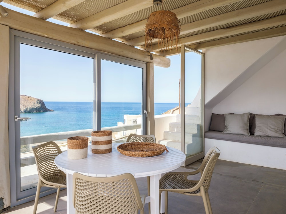Mykonist Merchia Beach Villas & Suites