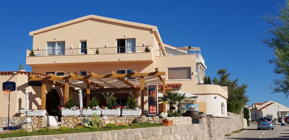 Guest house Revelin