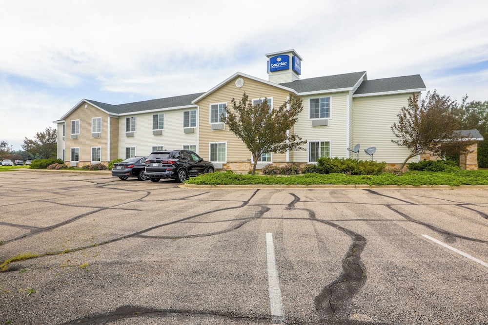 Evansville Inn & Suites By OYO