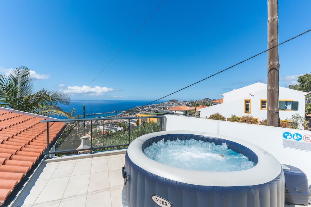 Casa dos Vinhos by Atlantic Holiday