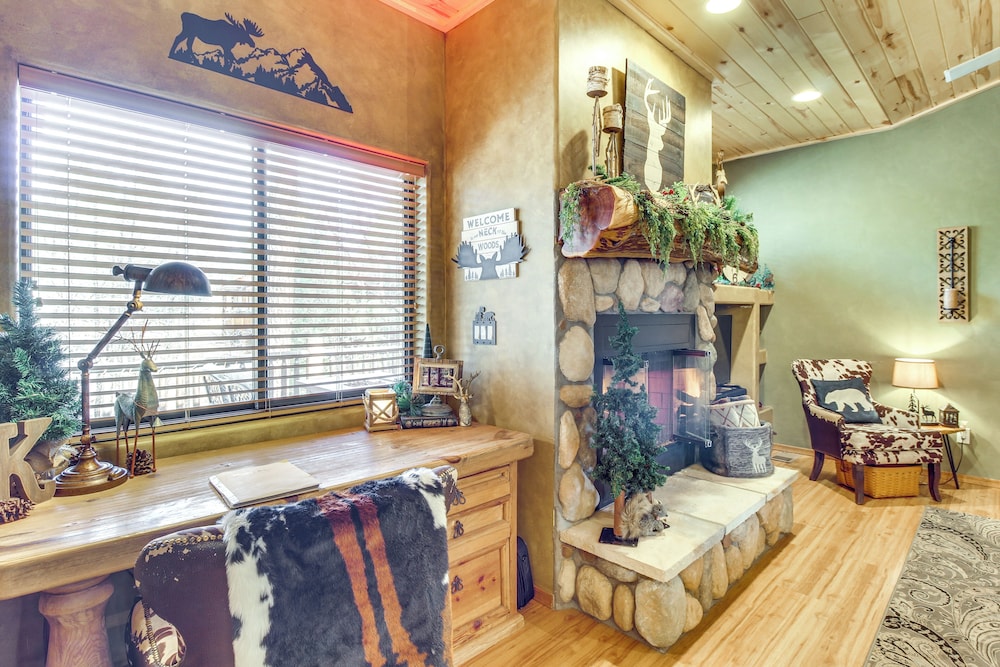 Outdoor Oasis: Family-friendly Cabin in Show Low!