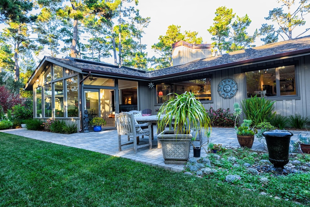Lx47: Pebble Garden Retreat Home With Modern Kitchen view 2