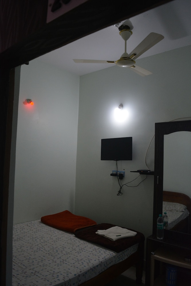 Hotel Mid Town Daringbadi