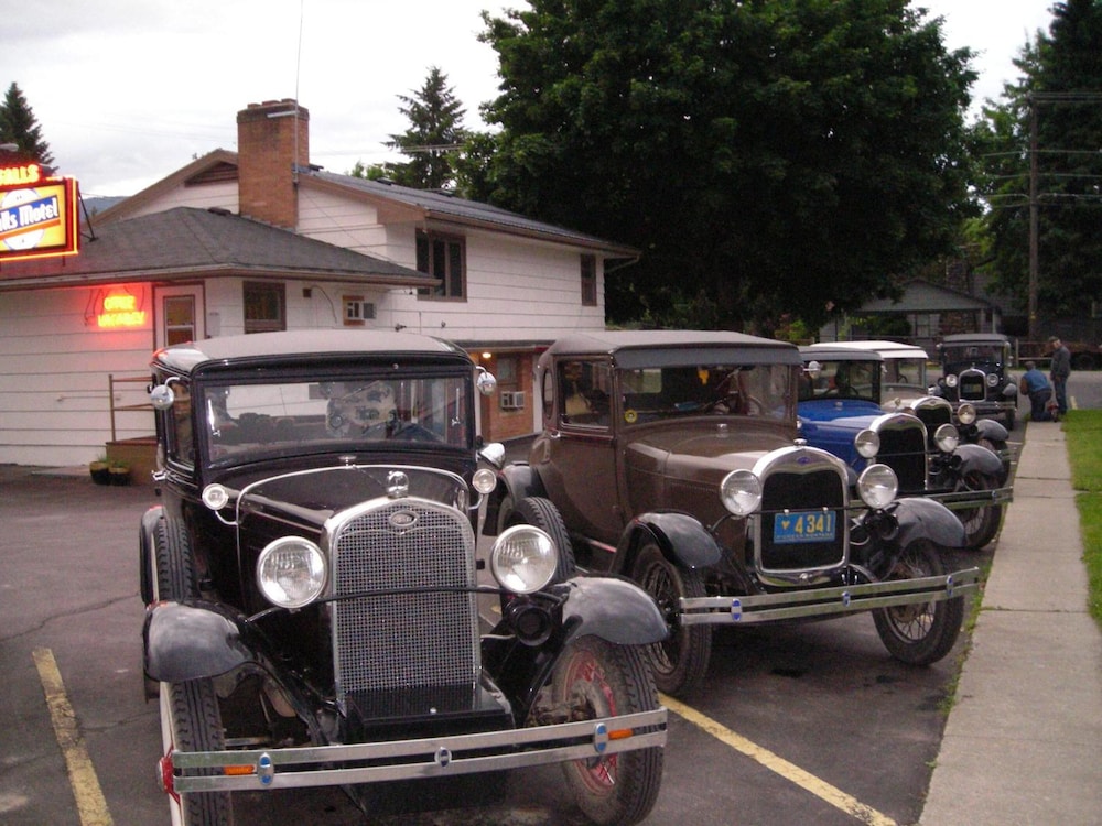 Falls Motel