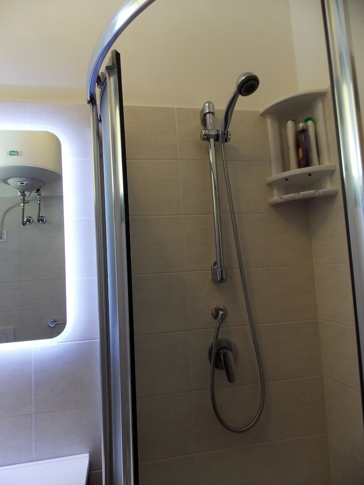 Flat With Parking Only 100m From the Beach