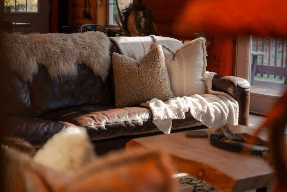 Cozy Cabin With Hot Tub - Near all in Hocking Hills