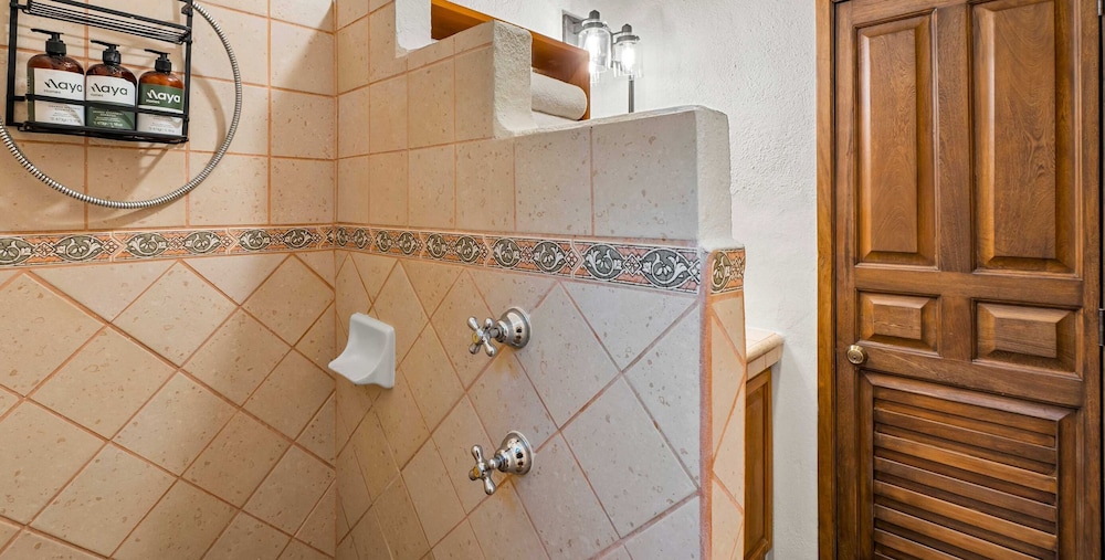 Mexican 2 BR Condo - Private Pool - Romantic Zone