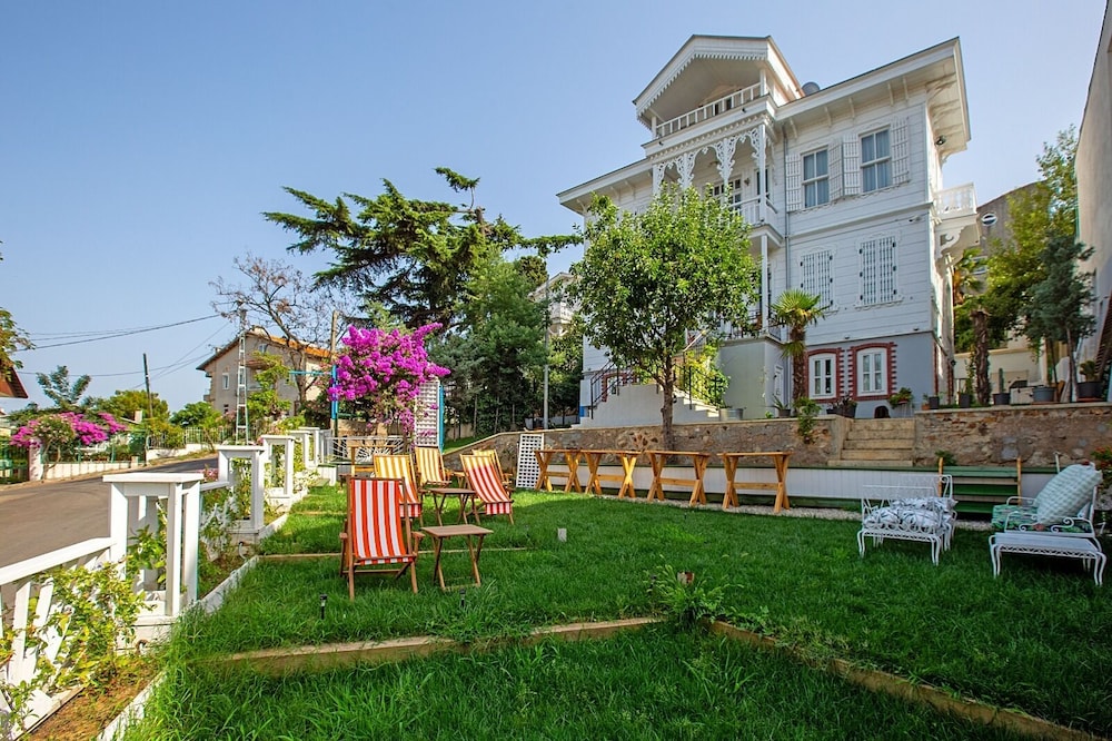 Mansion Milia
