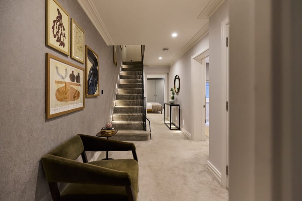 The Bayswater Retreat - Adorable 3bdr Flat With Balcony