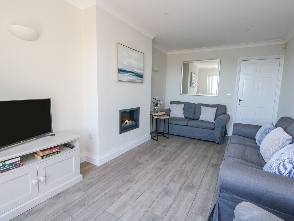 Castle Cove Cottage
