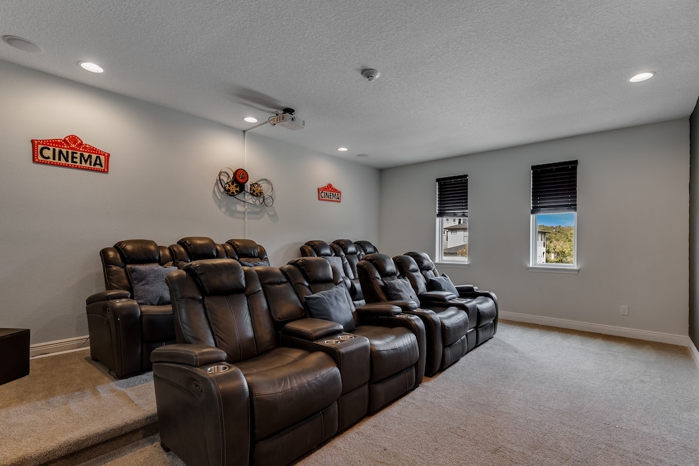 Villa With Private Pool - Home Gym - Home Theatre