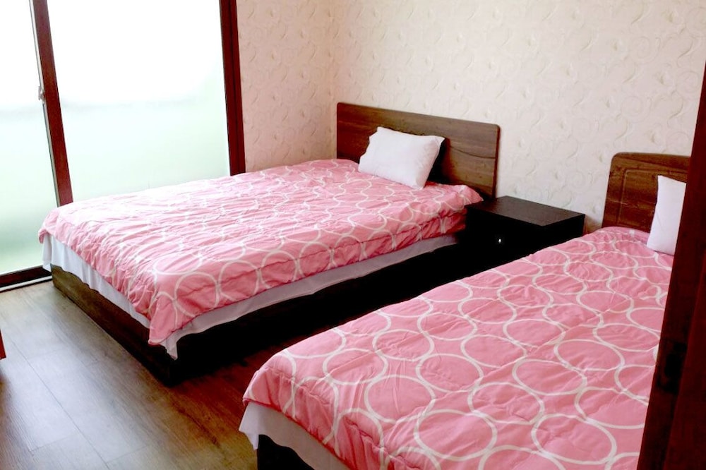 Geomunoreum Hostel