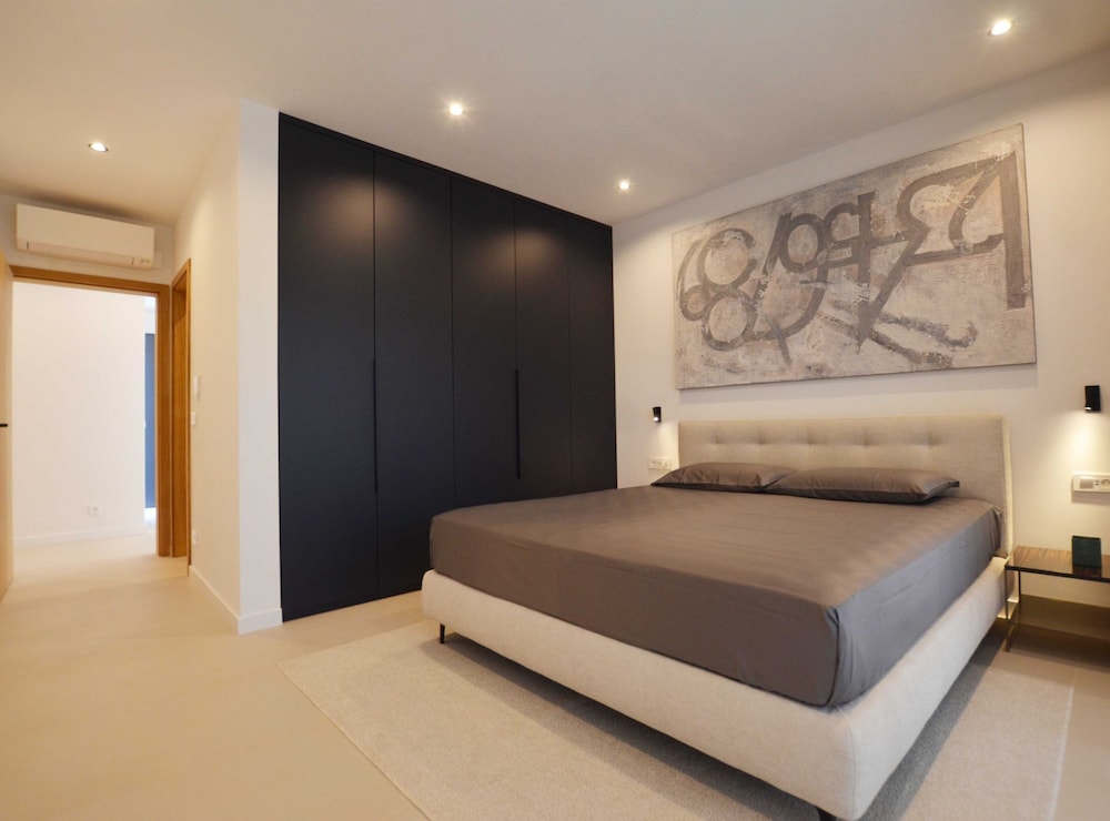 Luxurious Sorici Villa With Private Pool and Mediterranean Landscape