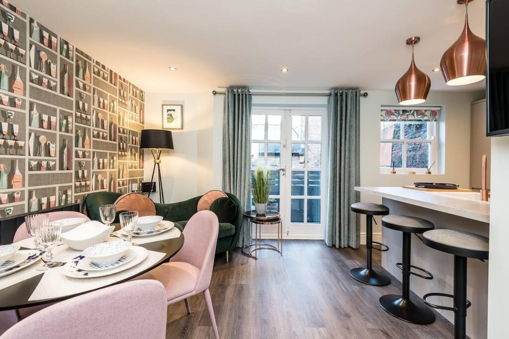 Host Apartments The Pilgrim Coach House view 3