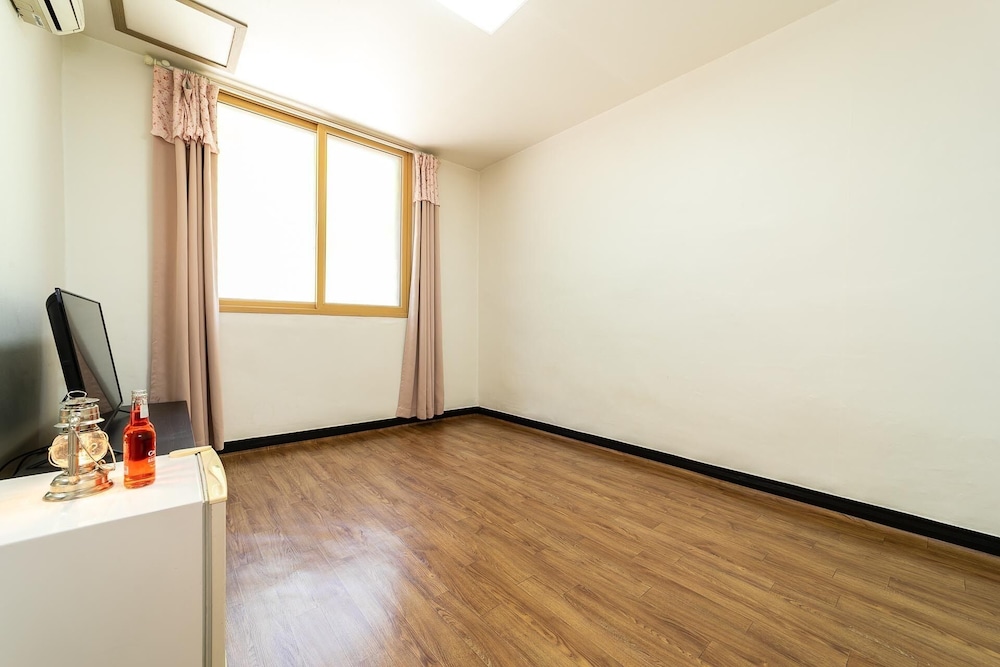 Hoony Guesthouse - Hostel view 4