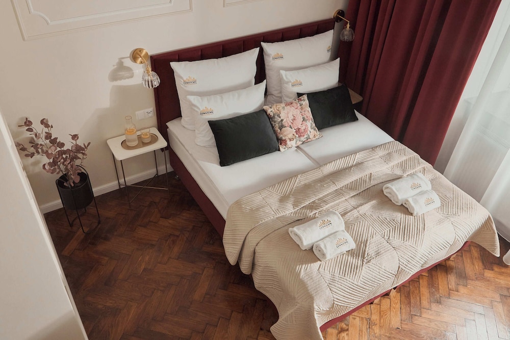 OLD TOWN Charm & Chic by Downtown Apartments