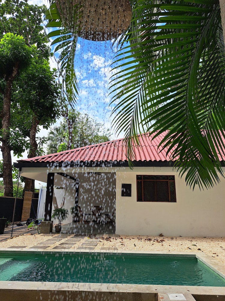 Zoa Villas - 2 minutes to the beach