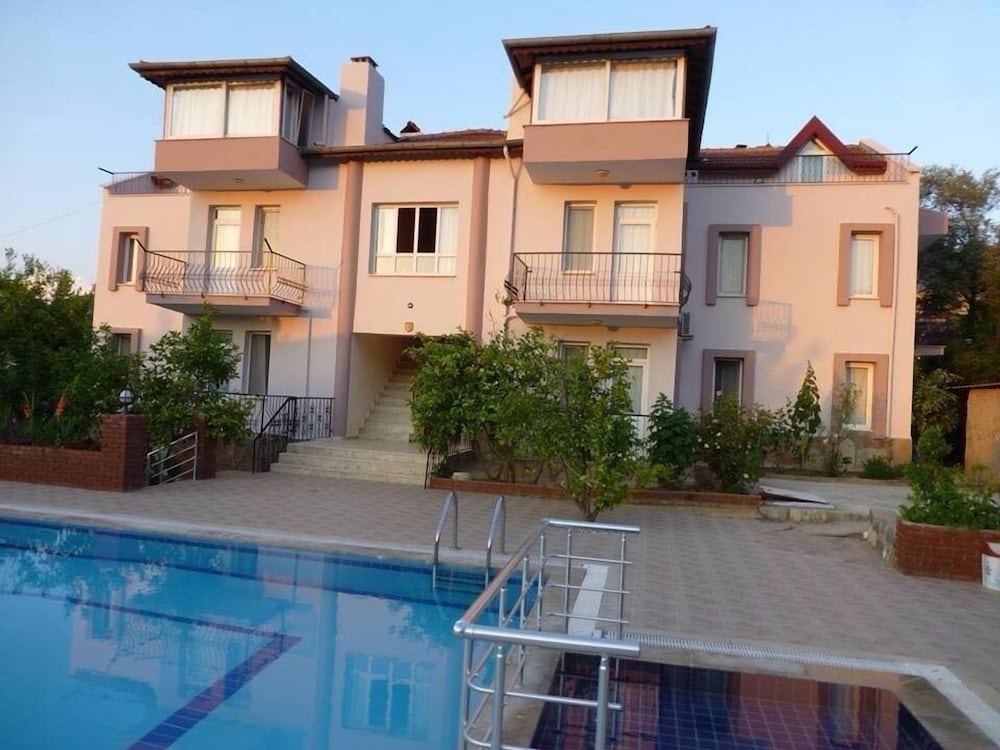 HYT Apart 2 Bedrooms 1 by DreamofHoliday