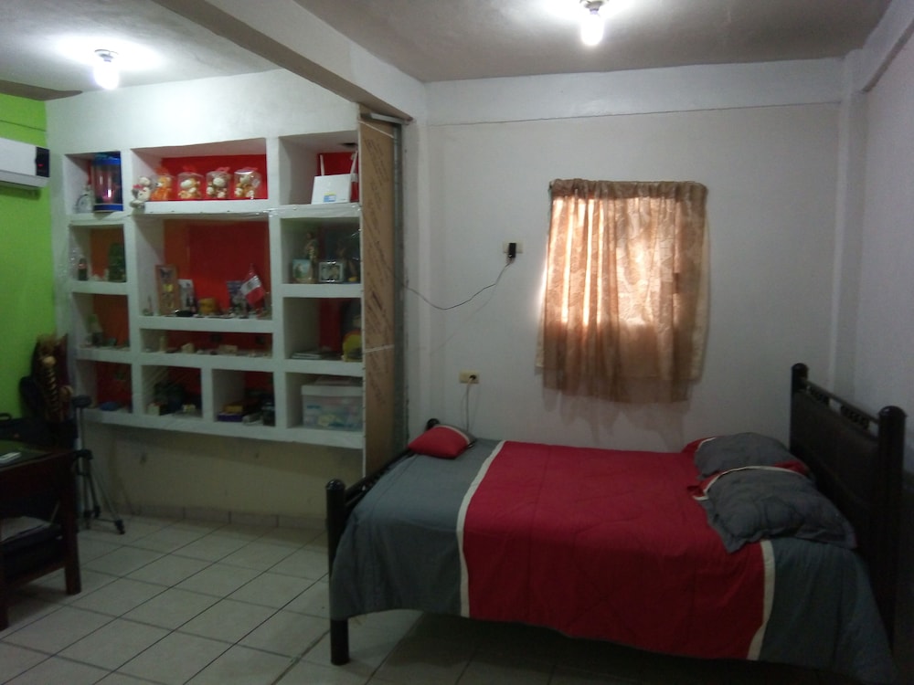 Air Conditioning, Insurance and Economic Room in Zihuatanejo view 2
