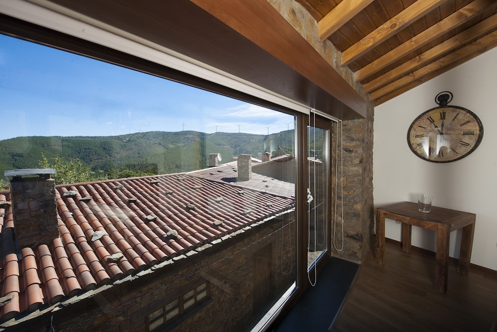 Hotel Mountain Whisper - Image 1