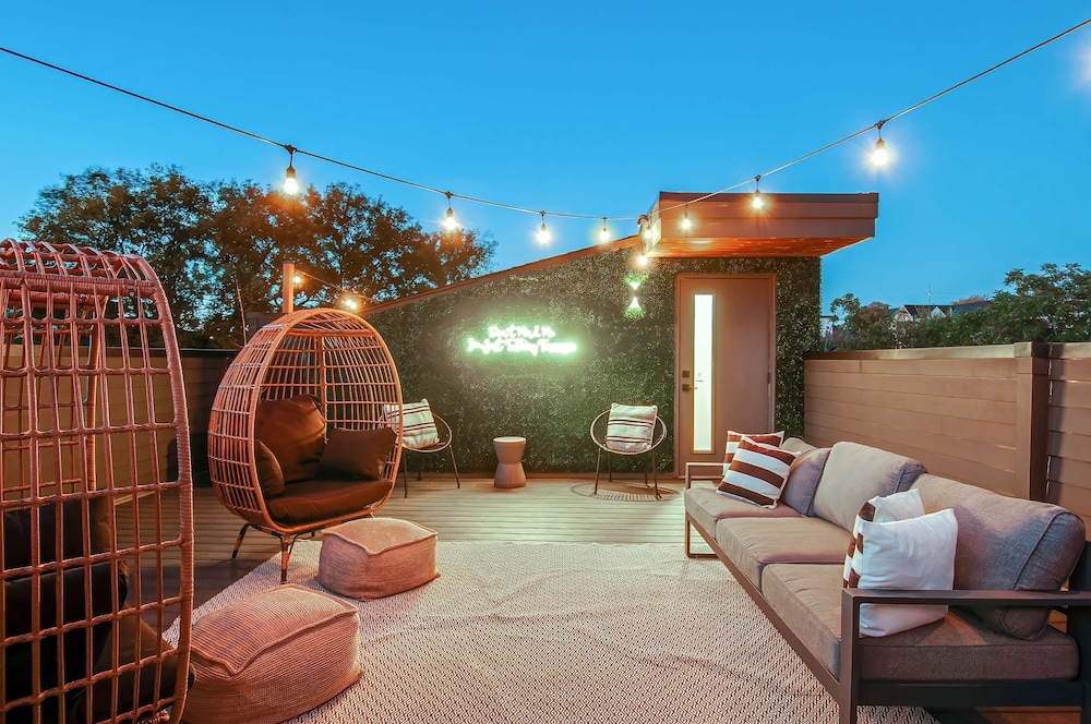 NEW 24 Guests 2 Rooftop Decks Near Downtown