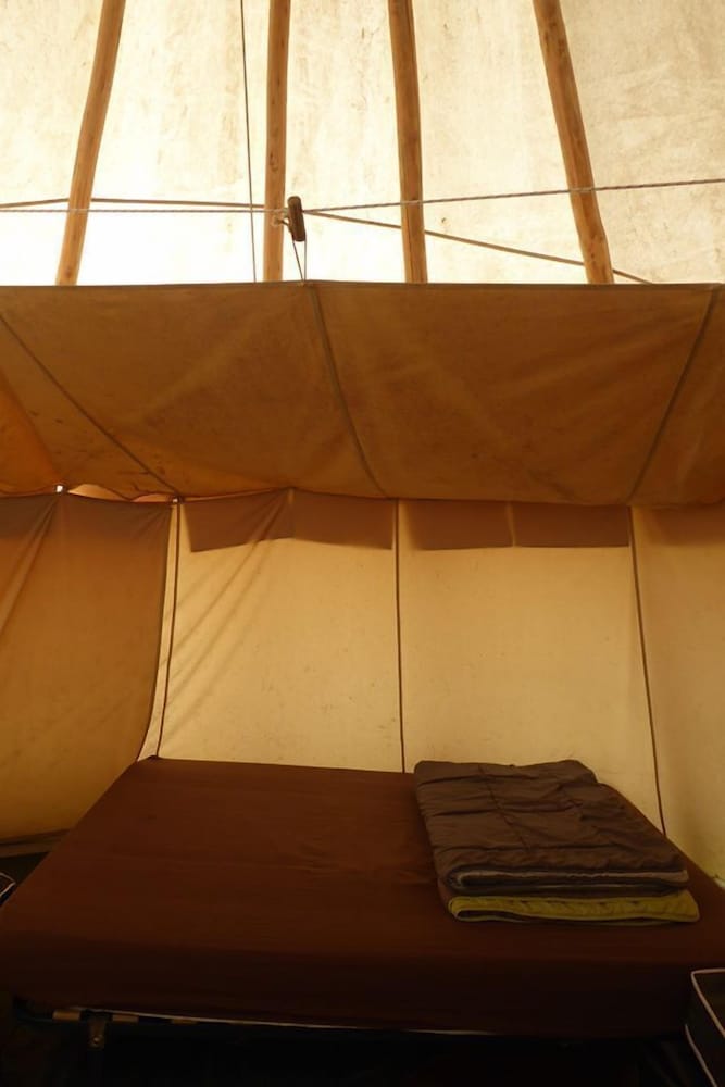 Le Ranch De Calamity Jane Tipis d'hôtes view 3
