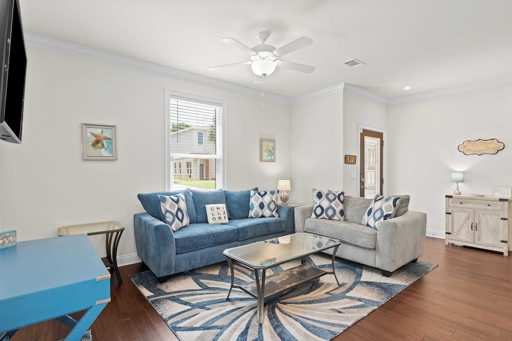 Family-friendly, Close to Beach & Game Room Windswept by Avantstay