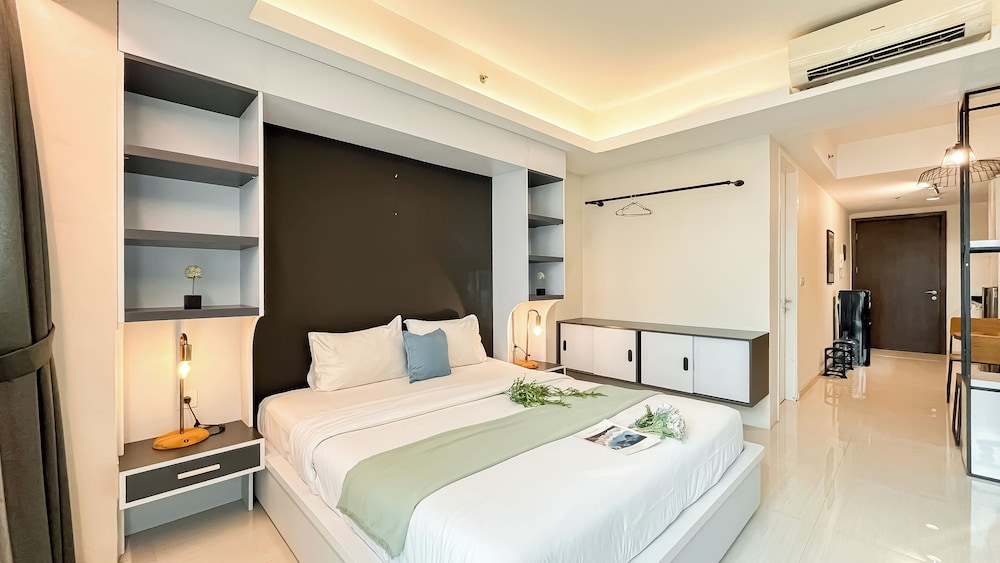 Industrial Chic Studio Apartment At Kemang Village