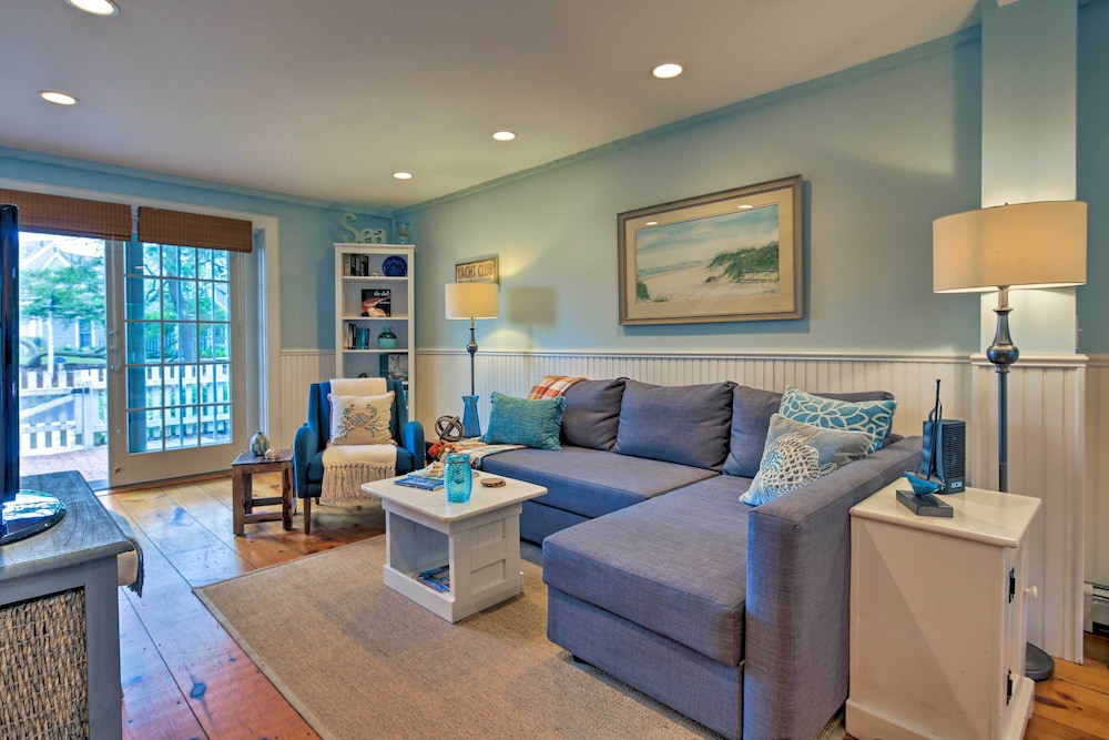 Maushop Village Getaway w/ Private Beach Access!