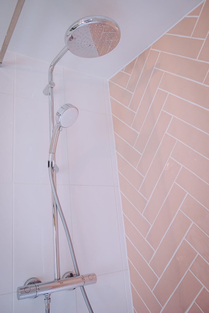 Guildford Vacations - The Drummond at Albury - Property Image 12