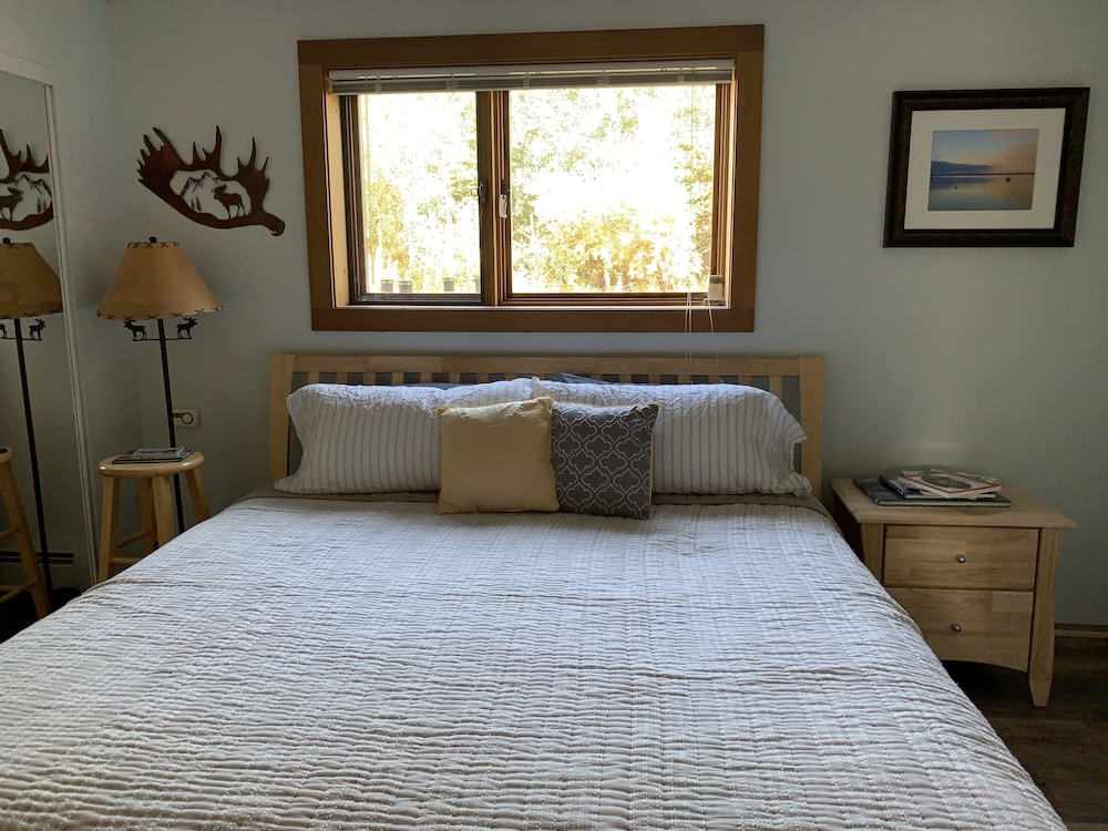 Sawinglogzz Log Cabin view 4