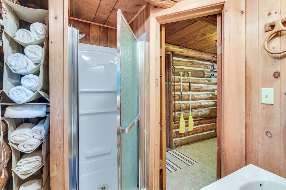 Authentic Log Cabin w/ Private Pond in Glidden