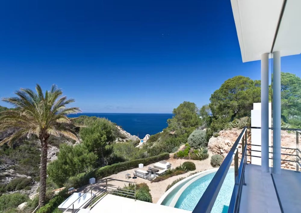 Appealing Villa With Private Terrace