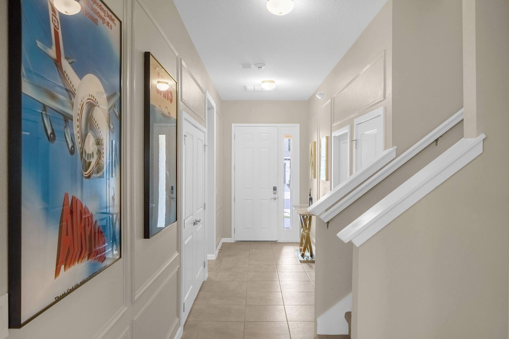 Upstay: Themed Family Home w Pool & Games Room