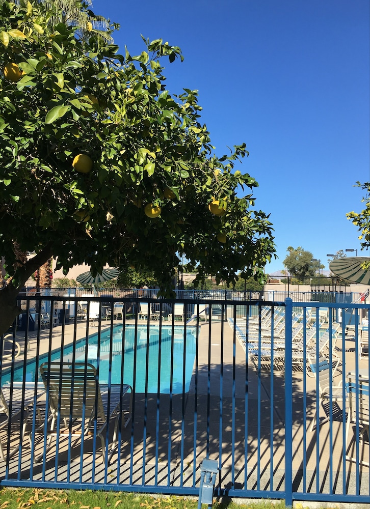 GetAways at Vista Mirage