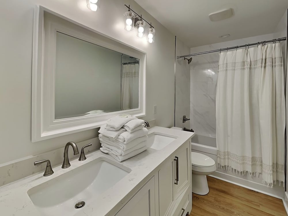 The Osprey #8 by Southern Vacation Rentals