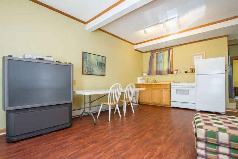 Plymouth Vacations - Salt Ash Inn - Property Image 69